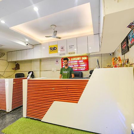 Fabhotel Luxury Inn Near Adarsh Nagar Metro Delhi  Bagian luar foto